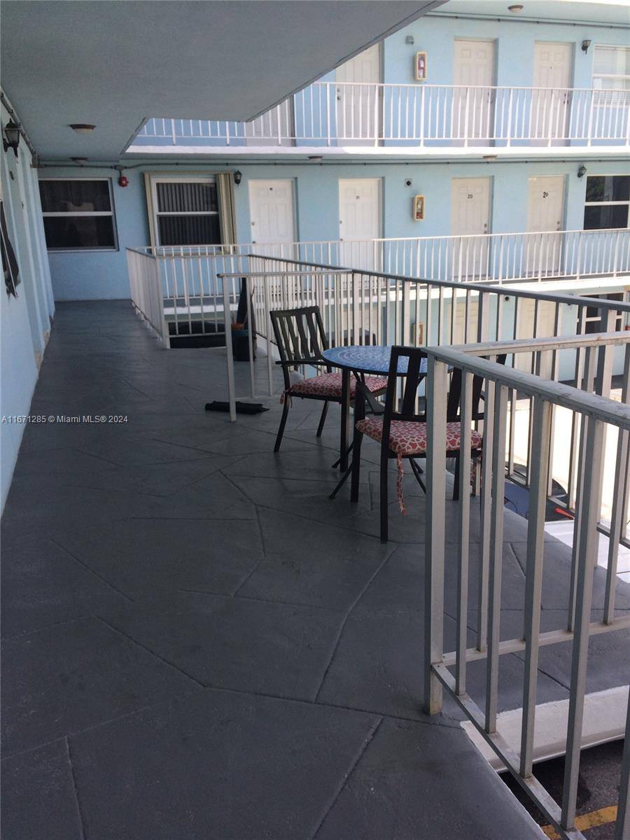 Miami Beach, FL 33139,801 Meridian Ave #2F