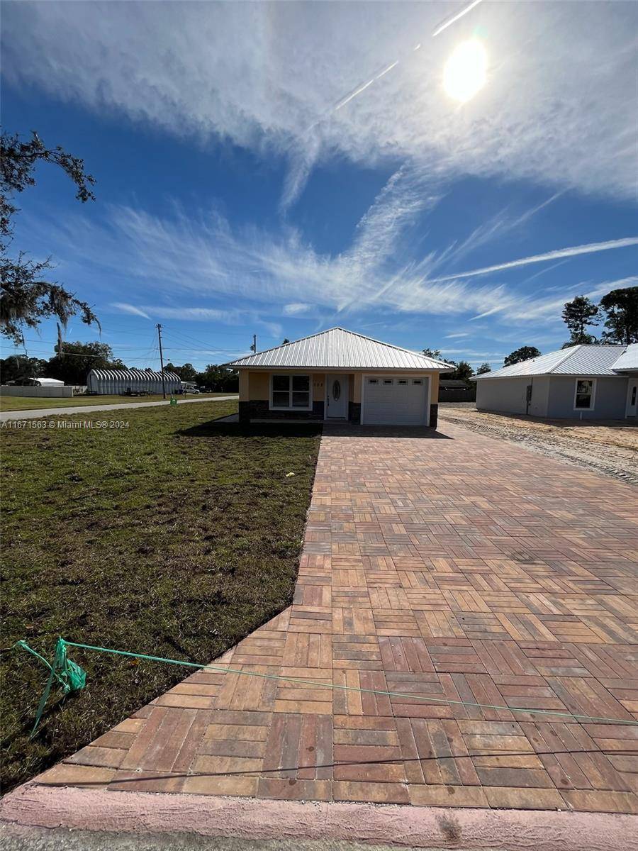 Sebring, FL 33870,302 KITE AVE