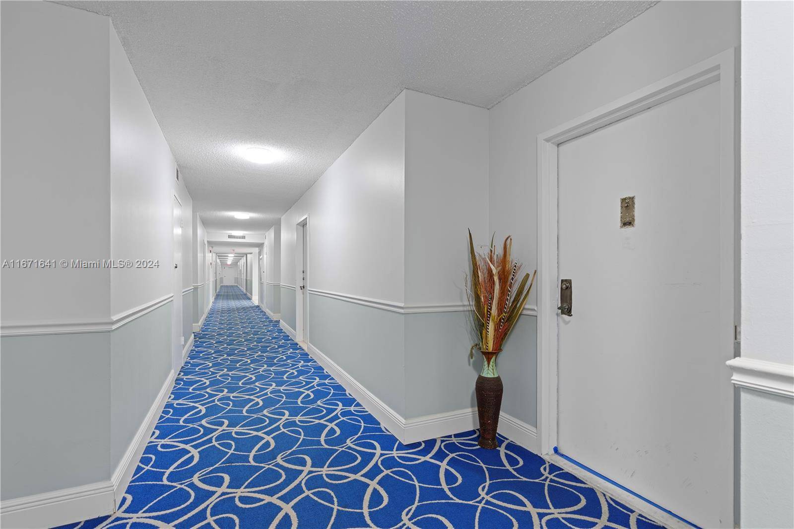 Hollywood, FL 33019,1600 S Ocean Dr #18J