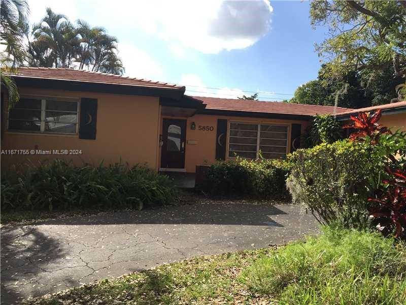 Plantation, FL 33317,5850 ROSE TERRACE