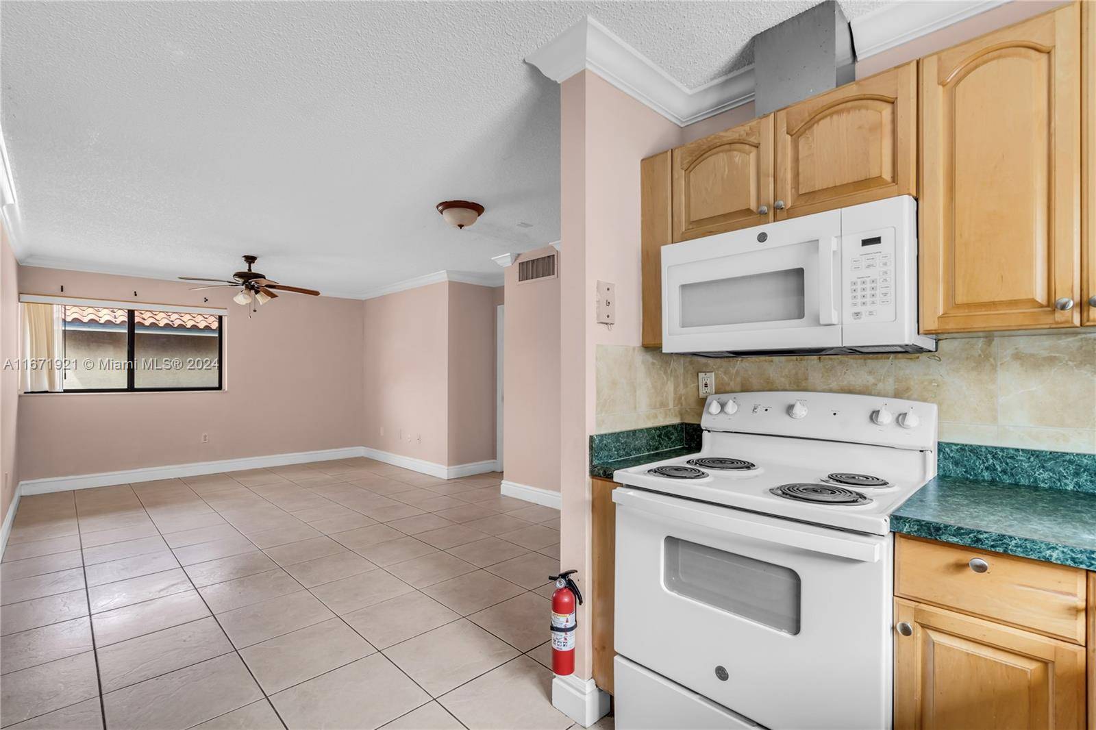 Hialeah, FL 33016,2760 W 62nd Pl #203