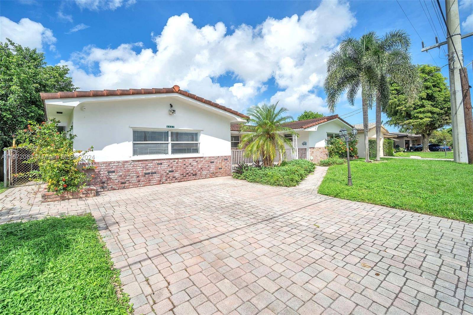 Hollywood, FL 33020,2827 Arthur St