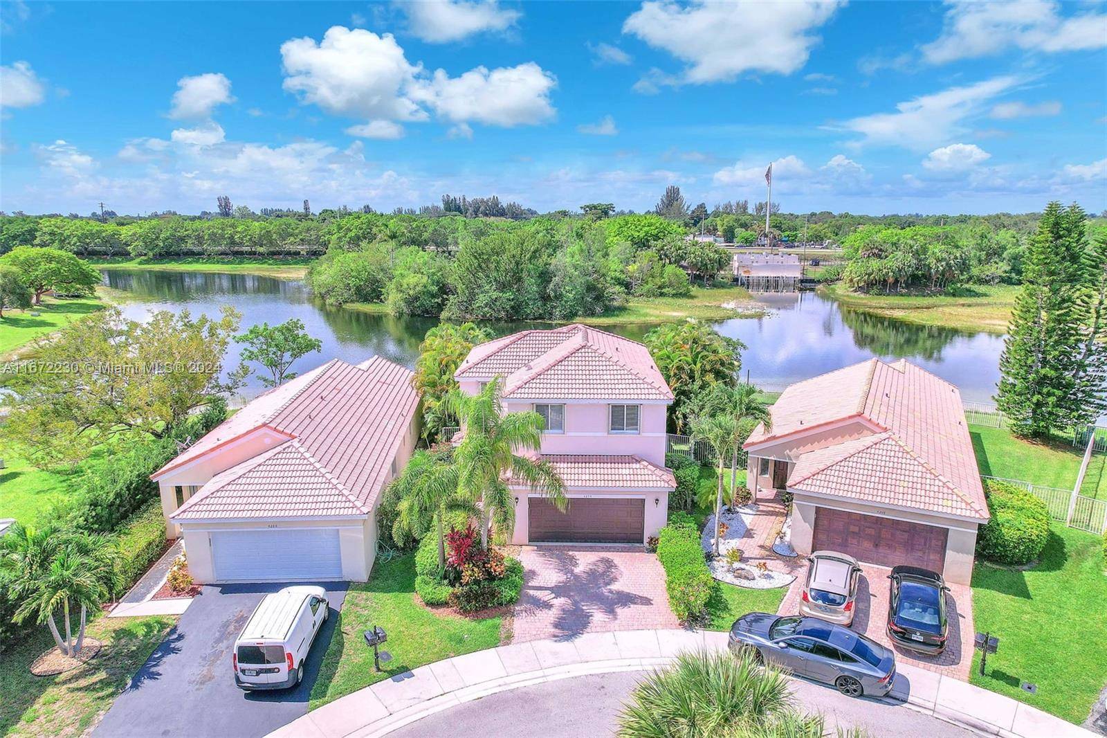 Weston, FL 33331,4254 Magnolia Ridge Dr