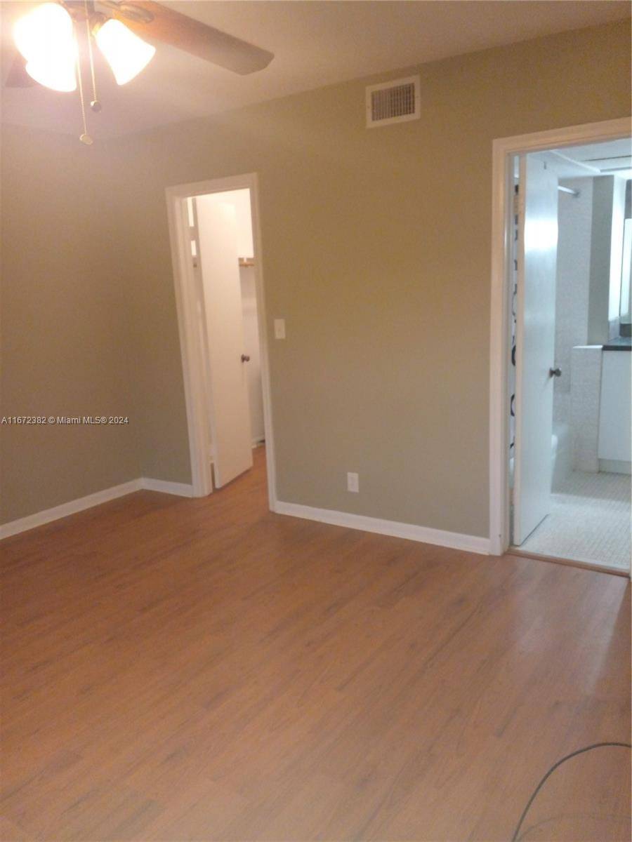 Wilton Manors, FL 33305,12 NE 19th Ct #206A