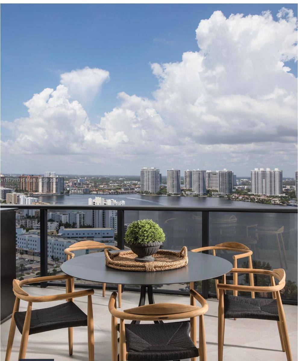 Sunny Isles Beach, FL 33160,18555 Collins Ave #2403