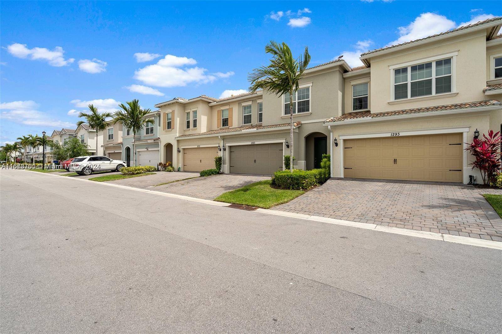 Hollywood, FL 33021,1283 Eucalyptus Dr #1283