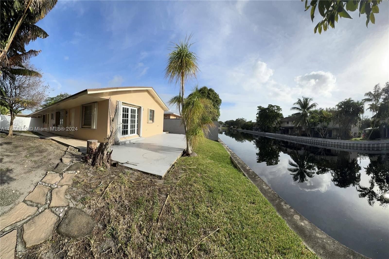 Wilton Manors, FL 33305,590 NE 20th St #2