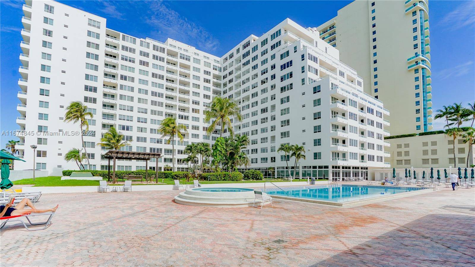 Miami Beach, FL 33140,5005 Collins Ave #922