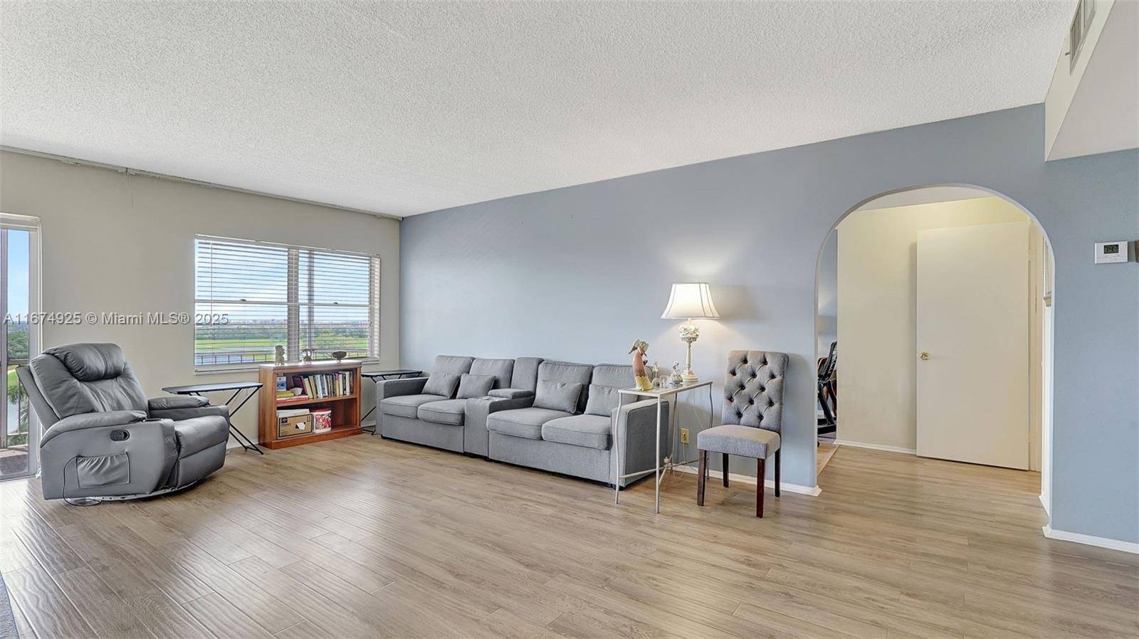 Hallandale Beach, FL 33009,300 Diplomat Pkwy #817