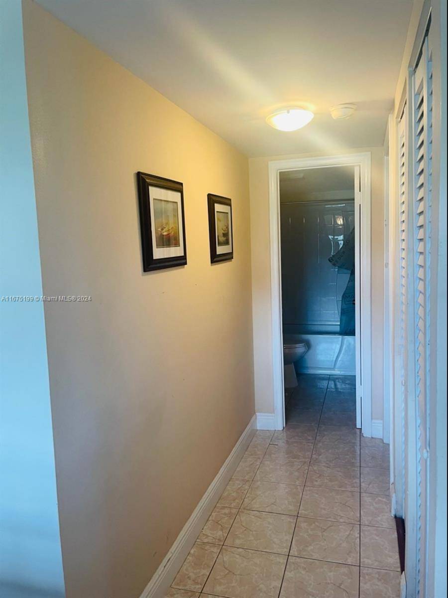 Sunrise, FL 33322,3048 E Sunrise Lakes Dr E #218