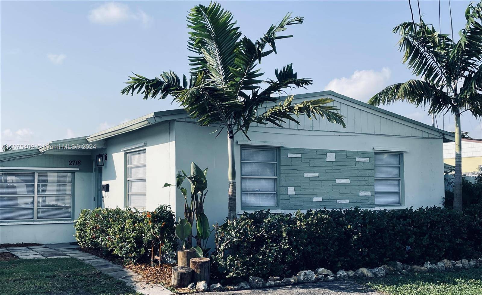 Hollywood, FL 33020,2718 Sherman St