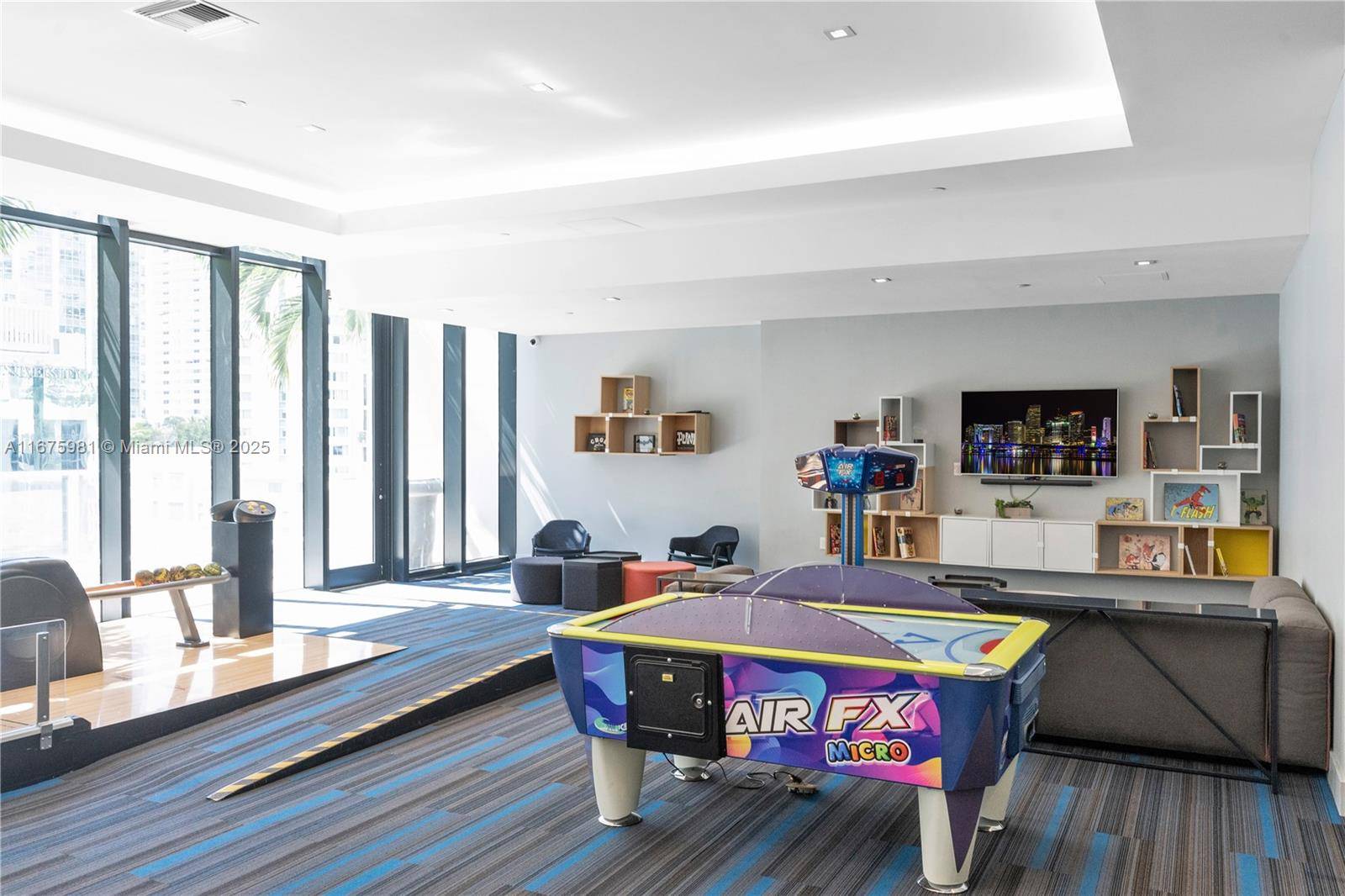 Miami, FL 33131,1010 Brickell Ave #1607