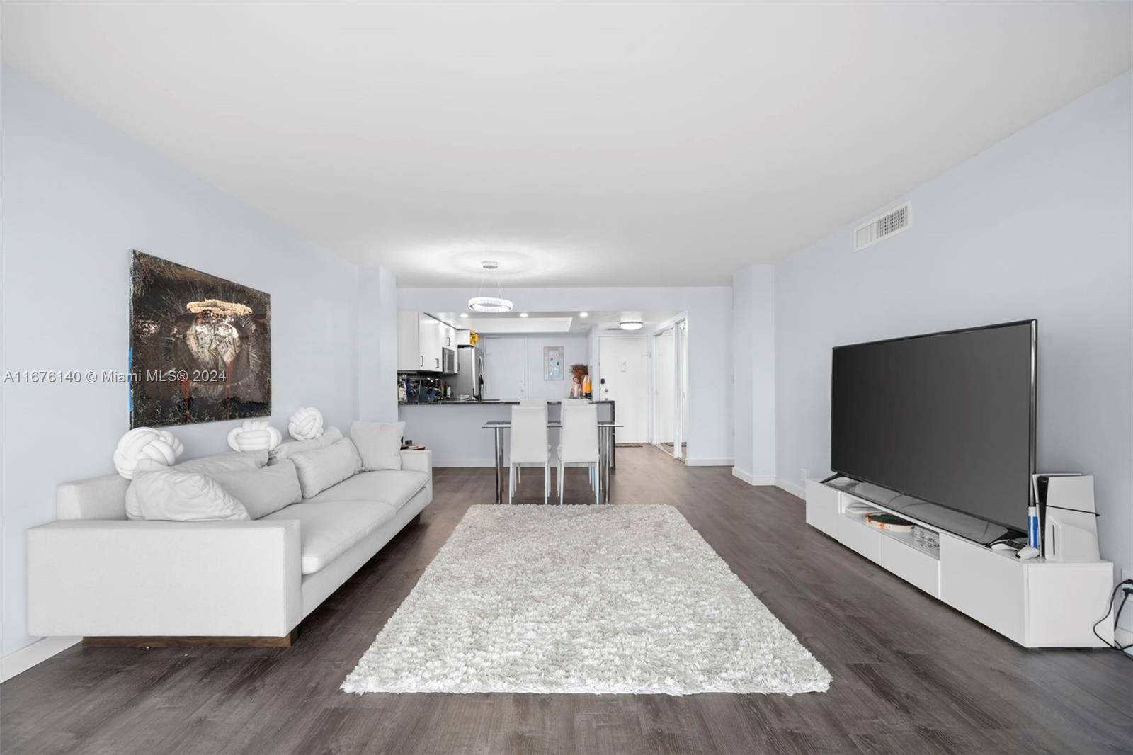 Hallandale Beach, FL 33009,437 Golden Isles Dr #5J