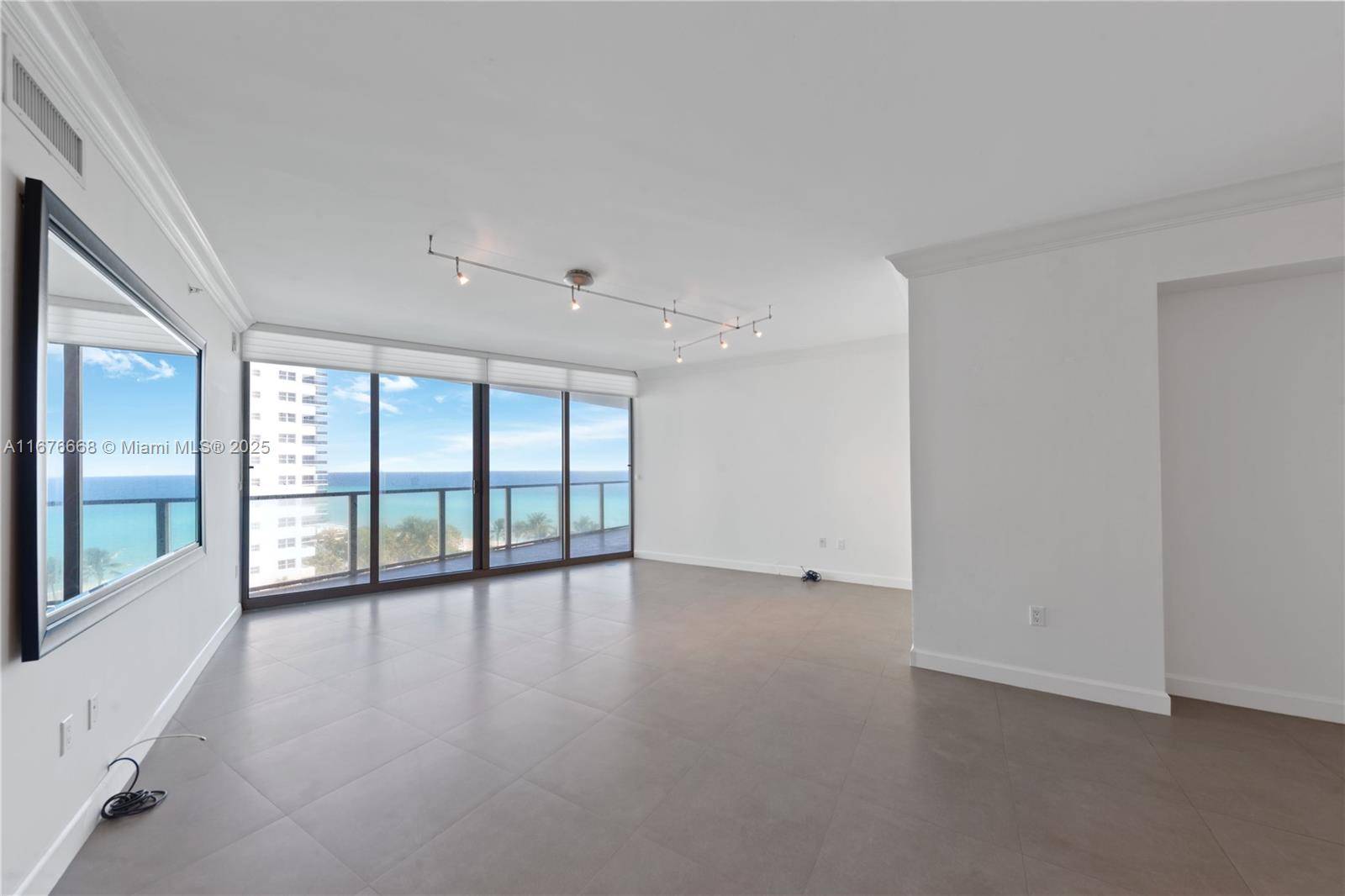 Hollywood, FL 33019,3101 S Ocean Dr #707