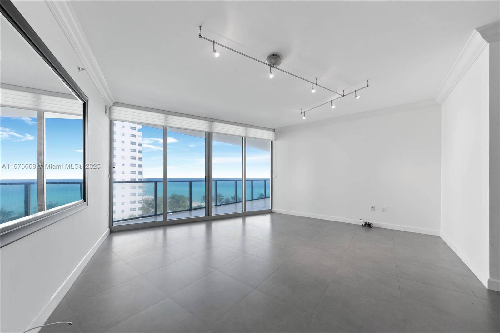 Hollywood, FL 33019,3101 S Ocean Dr #707