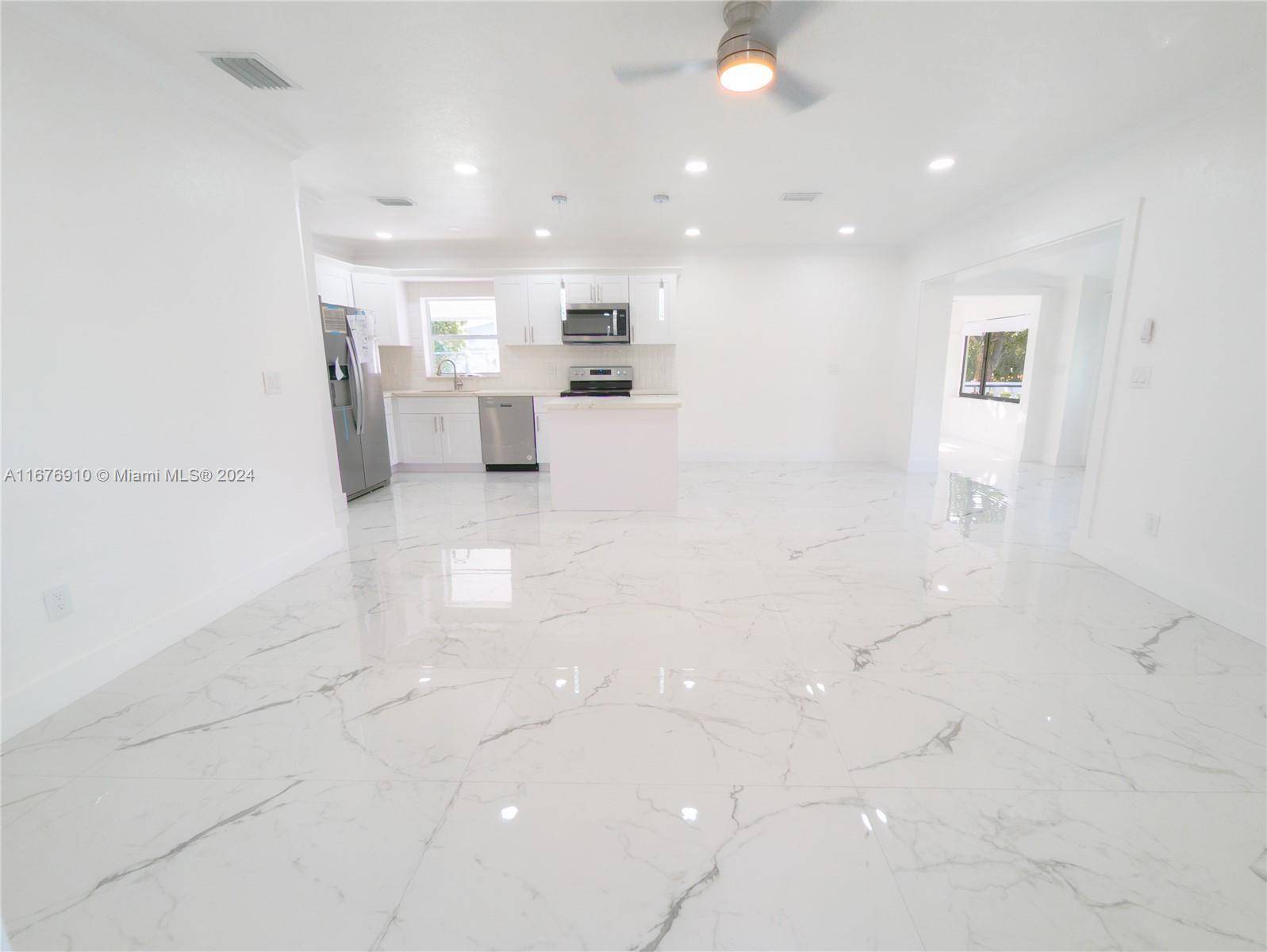 North Miami Beach, FL 33162,1632 NE 170th St