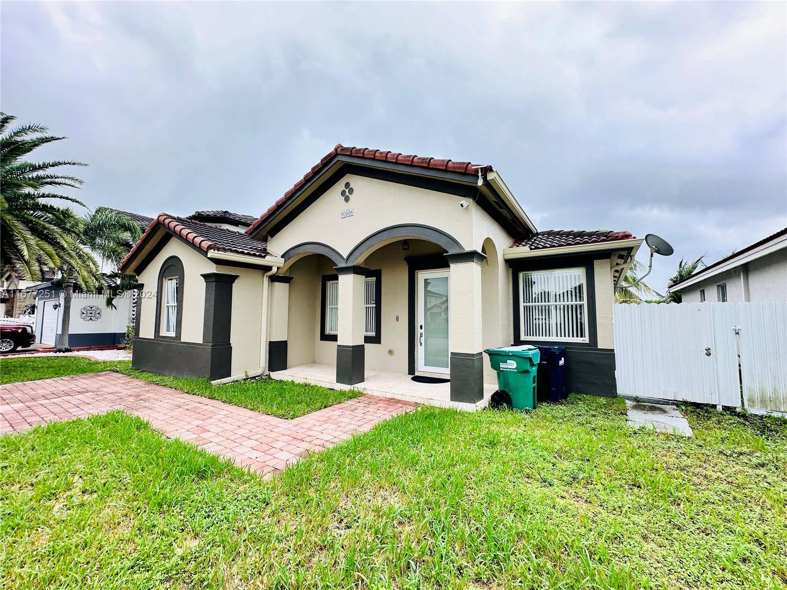 Homestead, FL 33032,10886 SW 242nd St