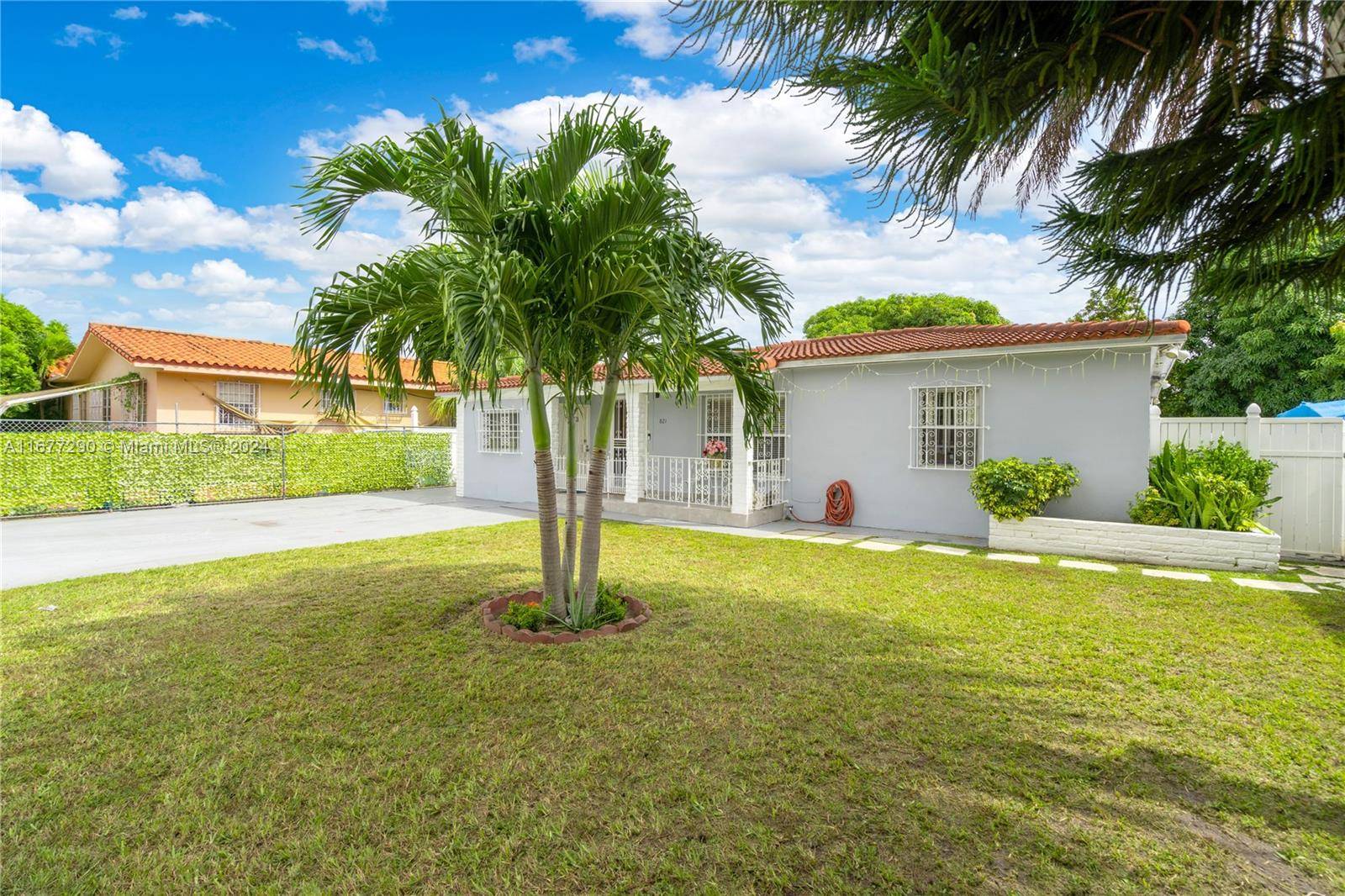 Miami, FL 33126,821 NW 40th Ave