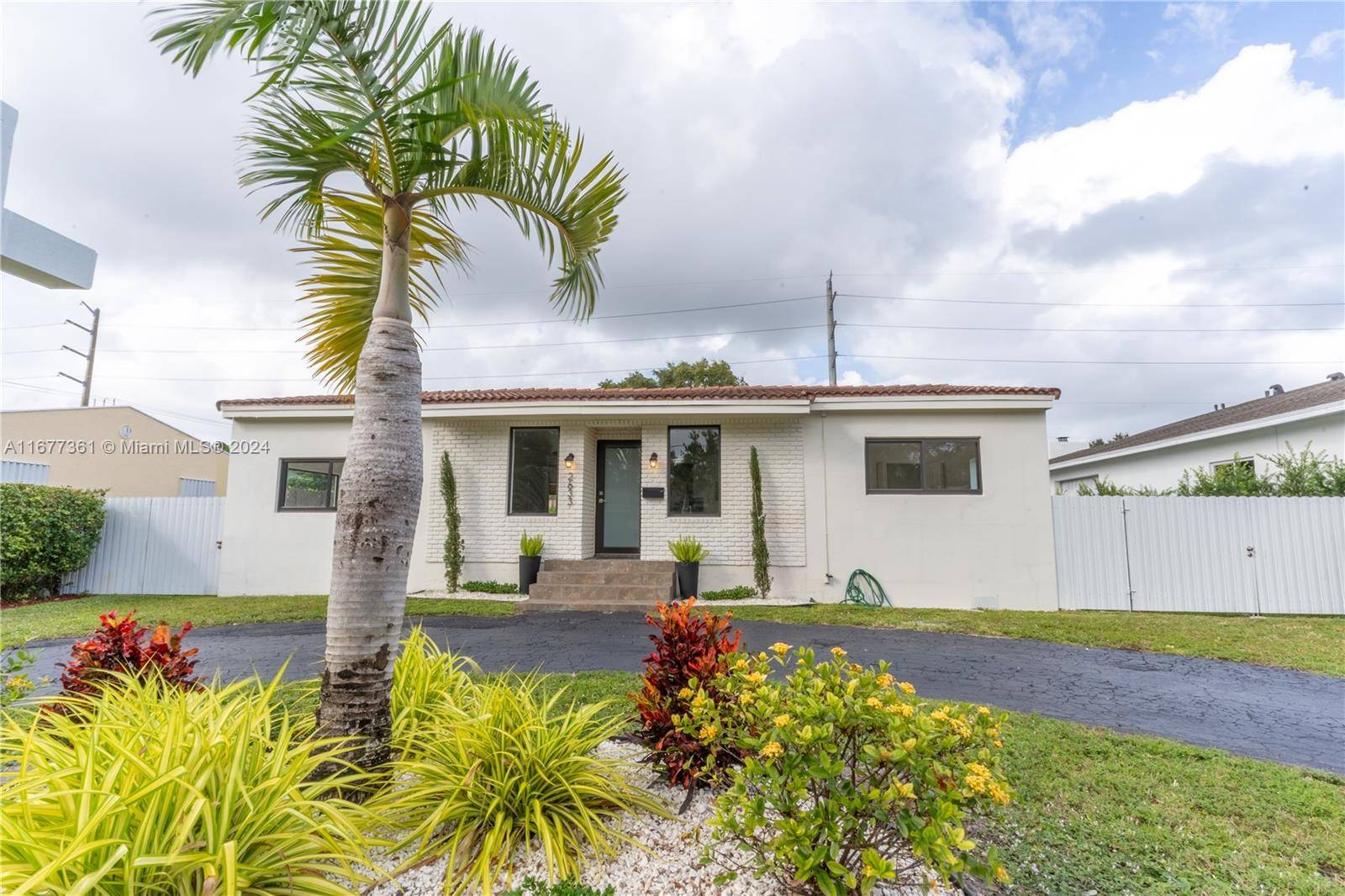 Hollywood, FL 33020,2633 Arthur St