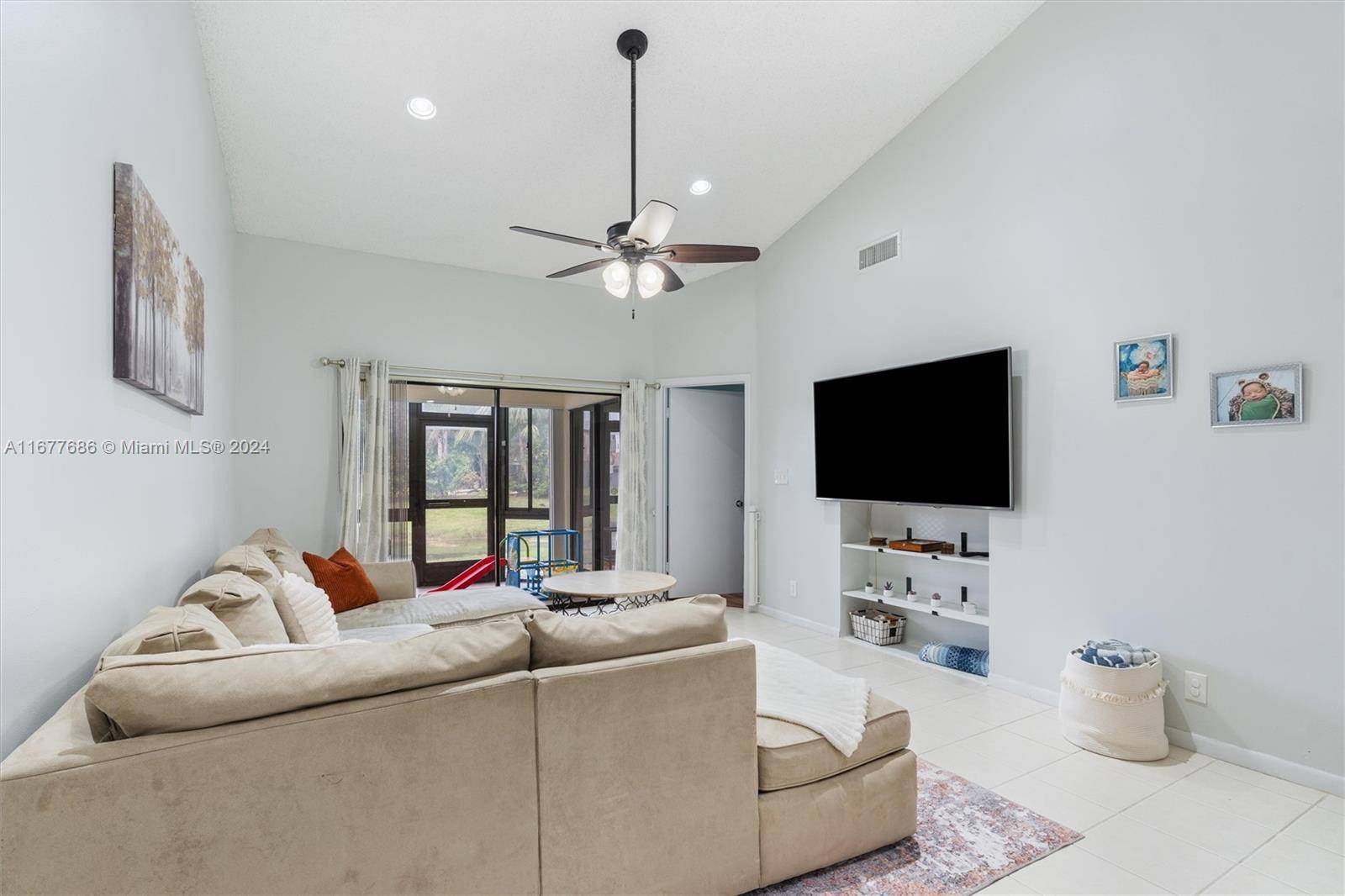 Tamarac, FL 33321,8489 NW 78th Ct #5