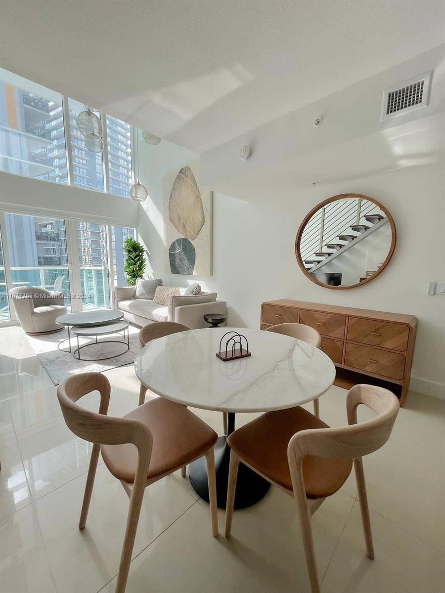 Miami, FL 33131,41 SE 5th St #1112