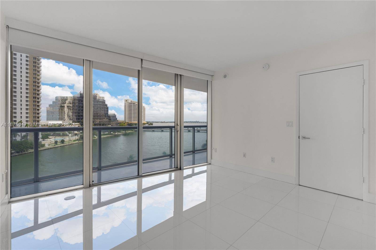 Miami, FL 33131,495 Brickell Ave #BAY607