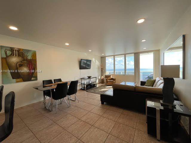 Hollywood, FL 33019,3725 S Ocean Dr #1404