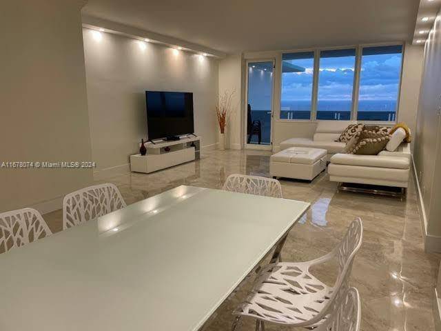 Hollywood, FL 33019,3725 S Ocean Dr #1402