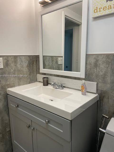 Hollywood, FL 33019,3725 S Ocean Dr #1402