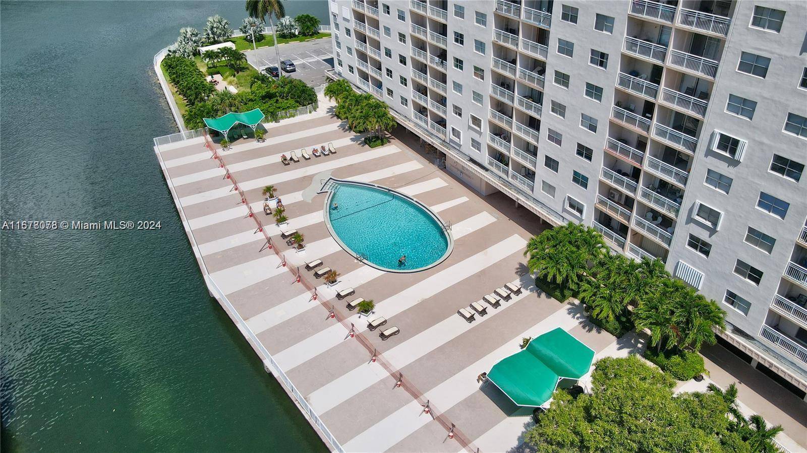 Sunny Isles Beach, FL 33160,400 Kings Point Dr #426