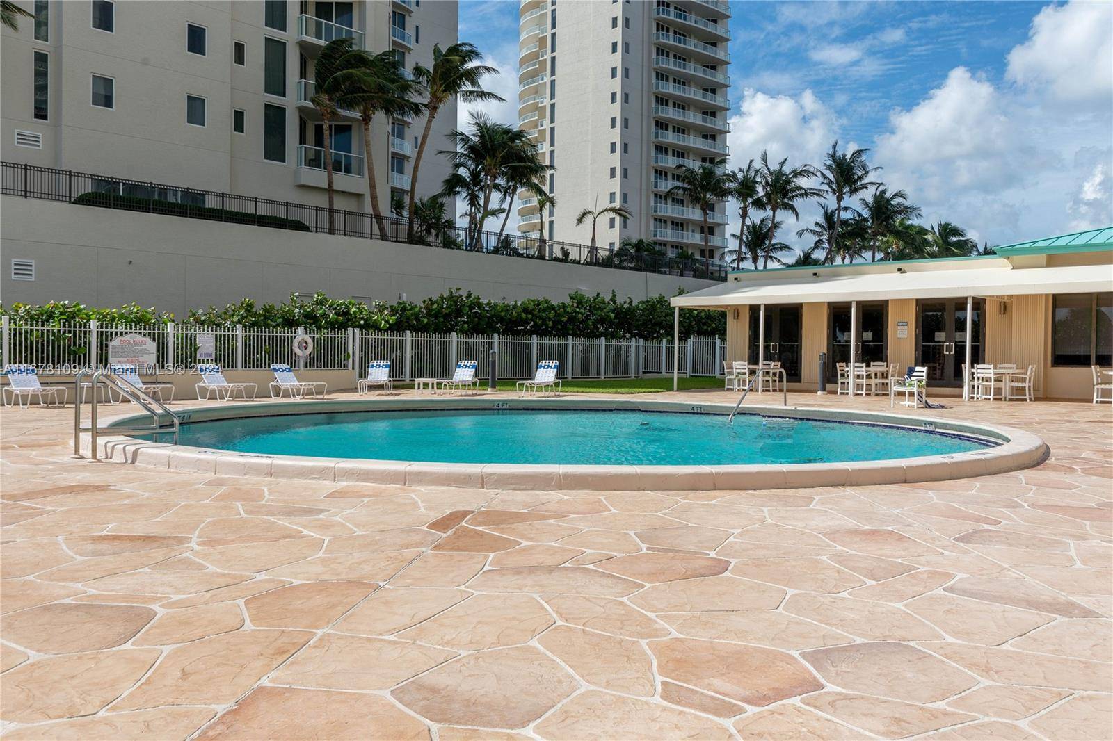 Singer Island, FL 33404,2800 N Ocean Dr #B3B