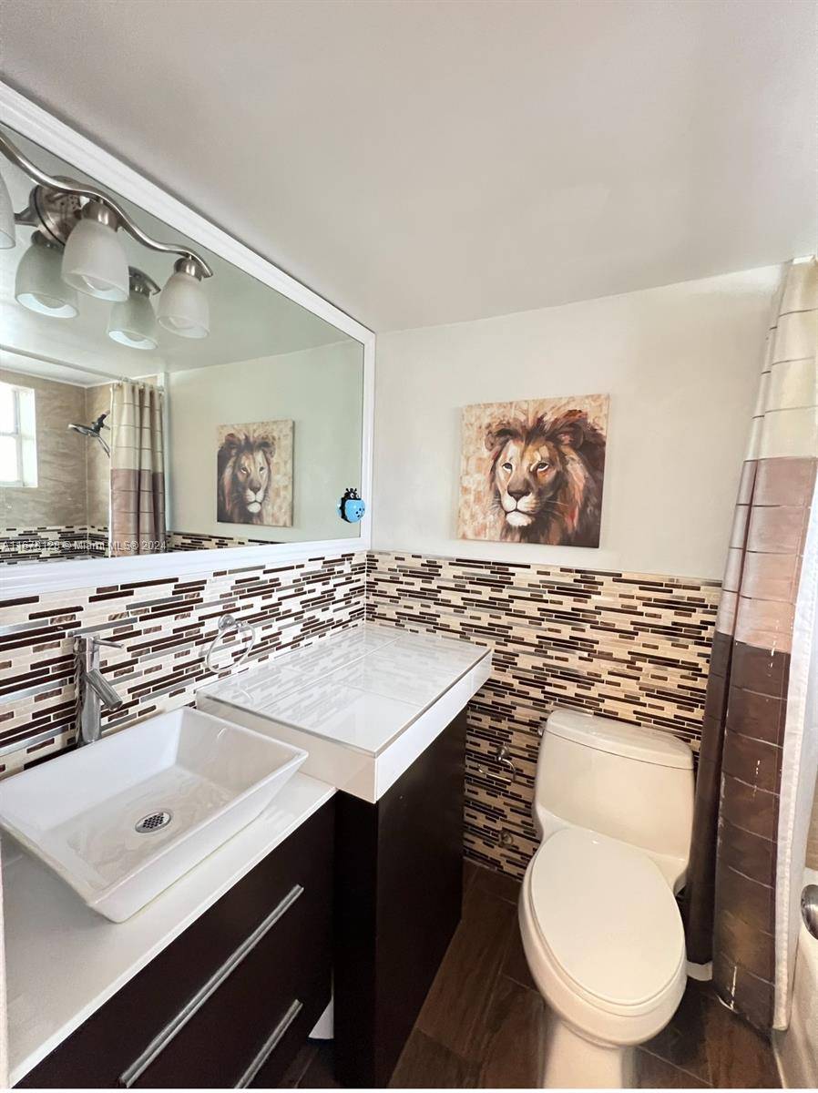 North Bay Village, FL 33141,7904 West Dr #111