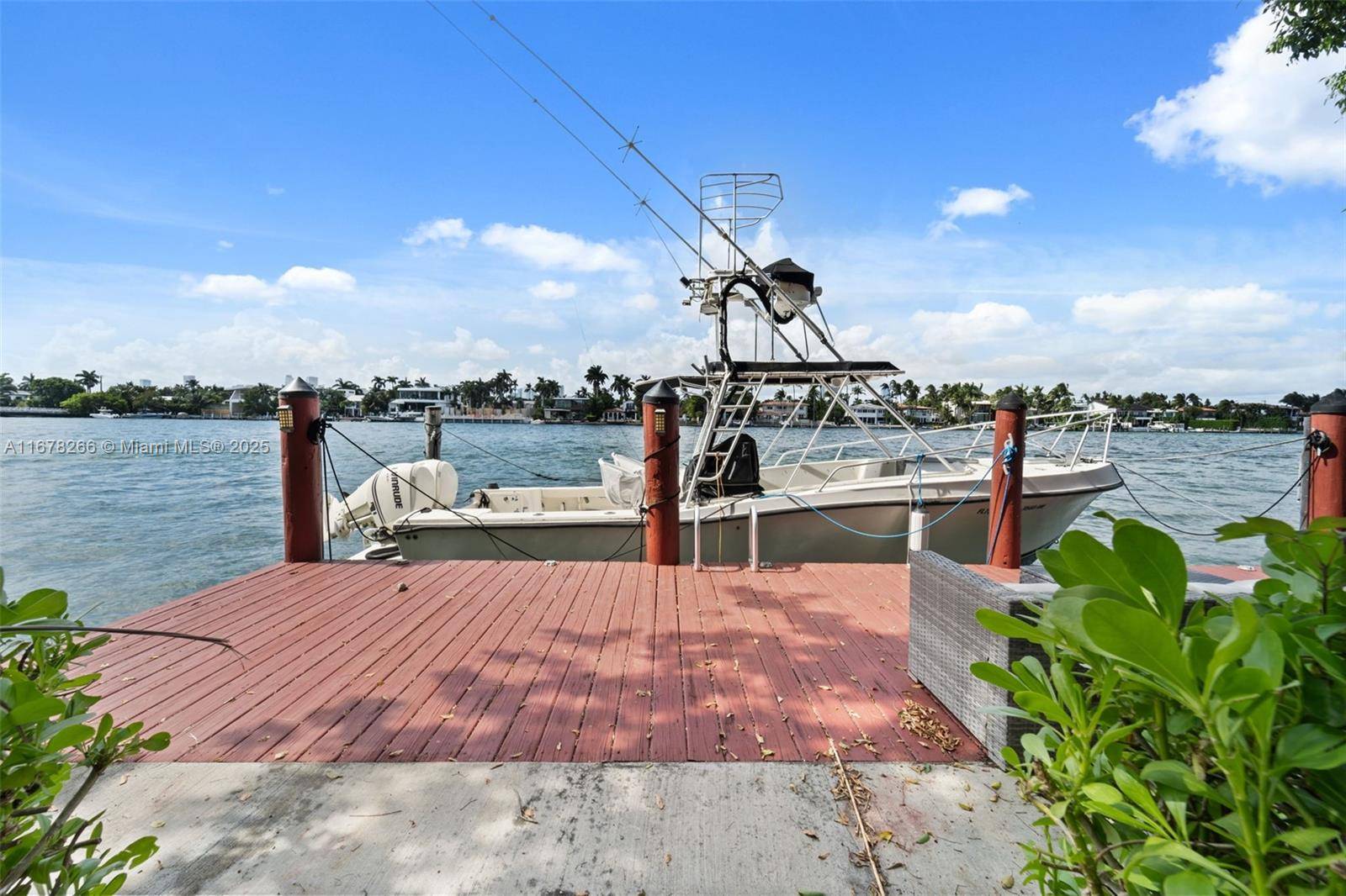Miami Beach, FL 33139,330 W Rivo Alto Dr