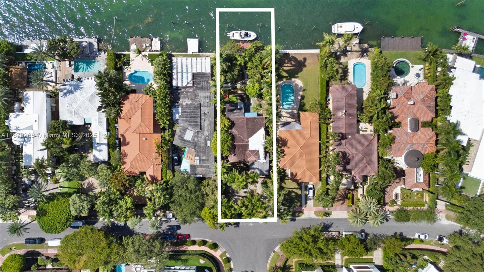 Miami Beach, FL 33139,330 W Rivo Alto Dr