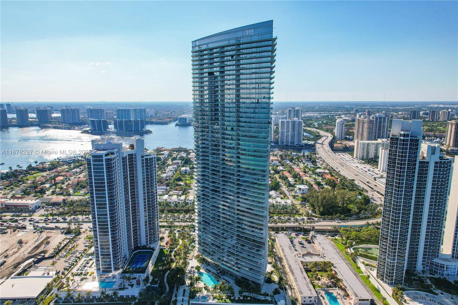 Sunny Isles Beach, FL 33160,18975 Collins Ave #3703