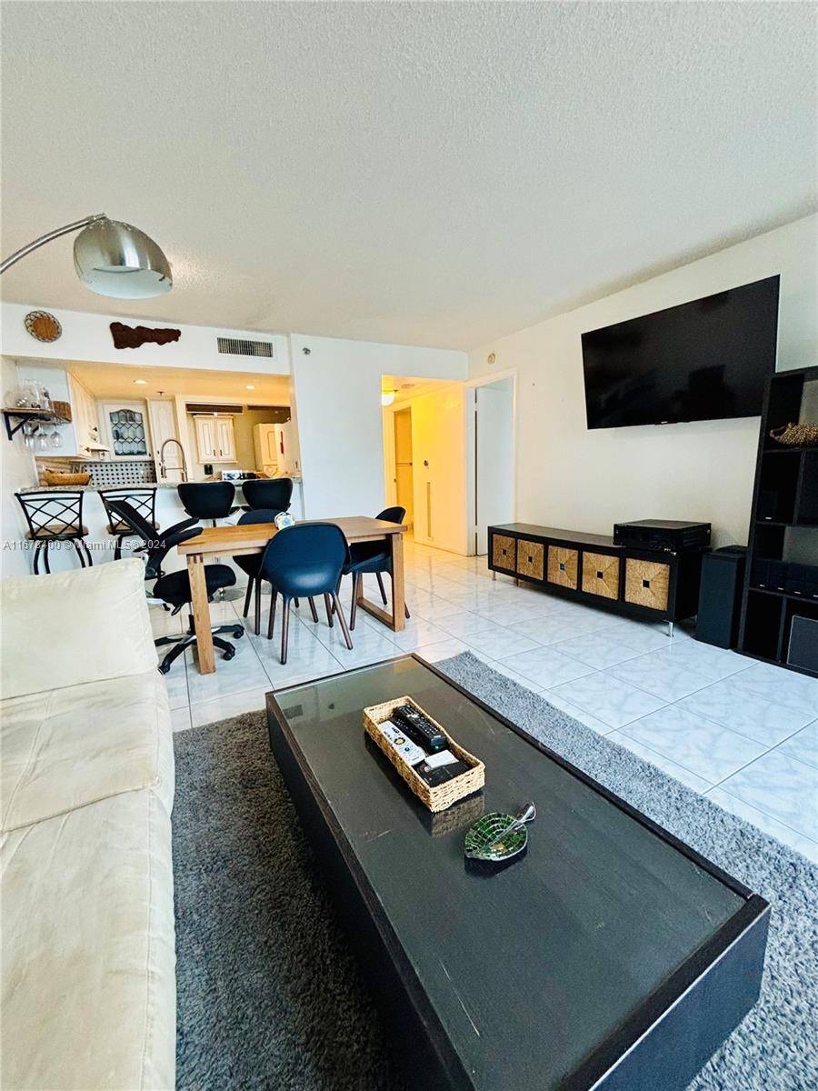 Miami, FL 33131,540 Brickell Key Dr #1001