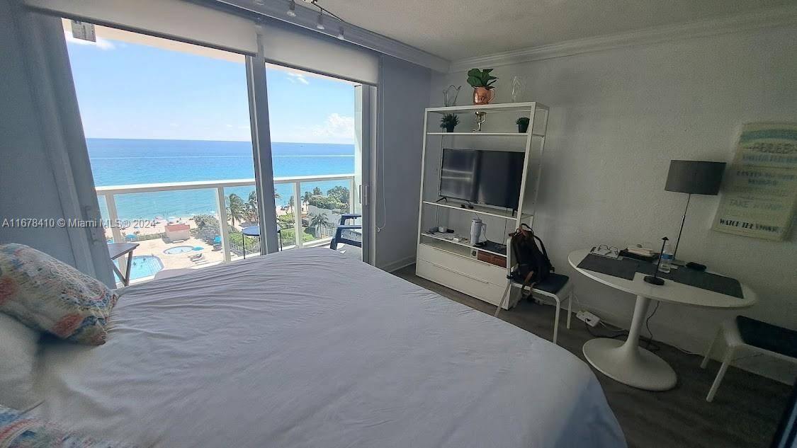 Sunny Isles Beach, FL 33160,19201 Collins Ave #747