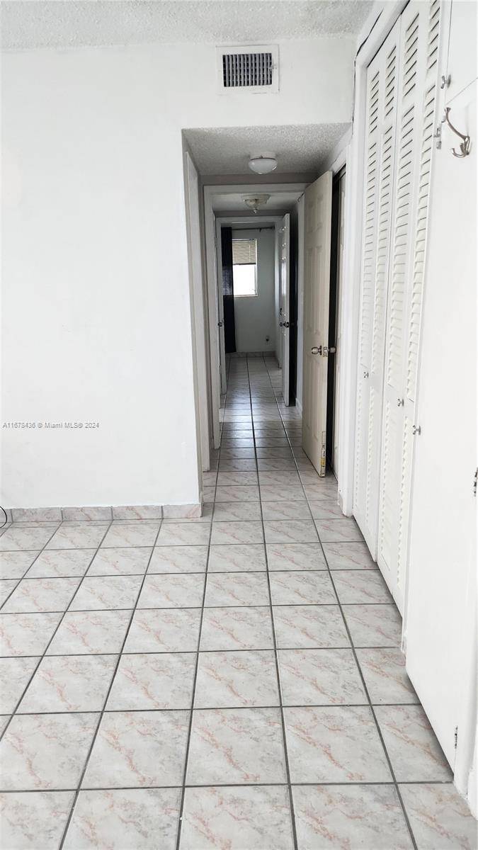 North Miami Beach, FL 33162,1430 NE 170th St #225