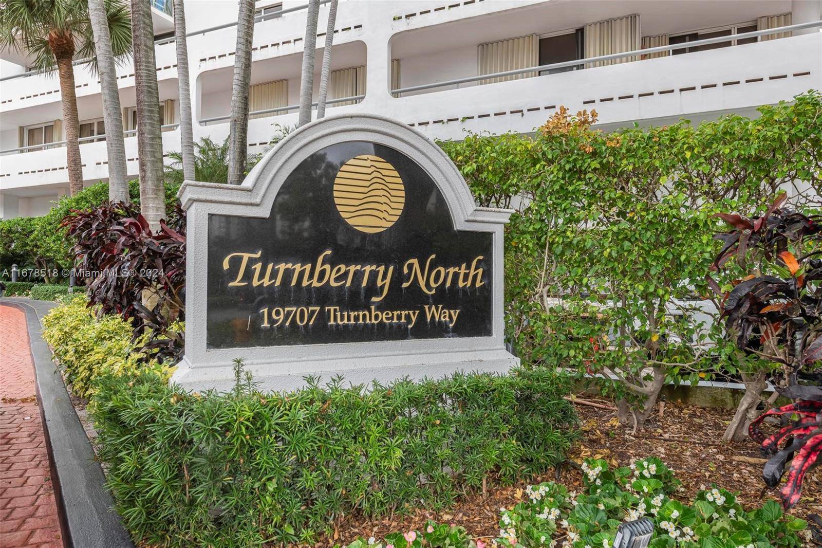 Aventura, FL 33180,19707 Turnberry Way #9K