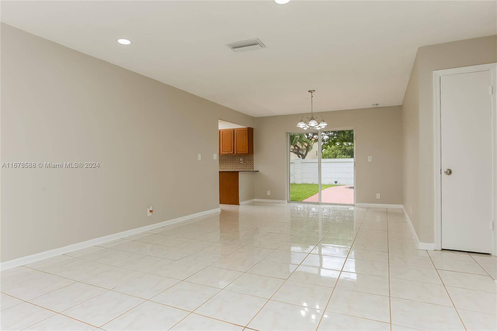 North Lauderdale, FL 33068,7903 SW 3rd St