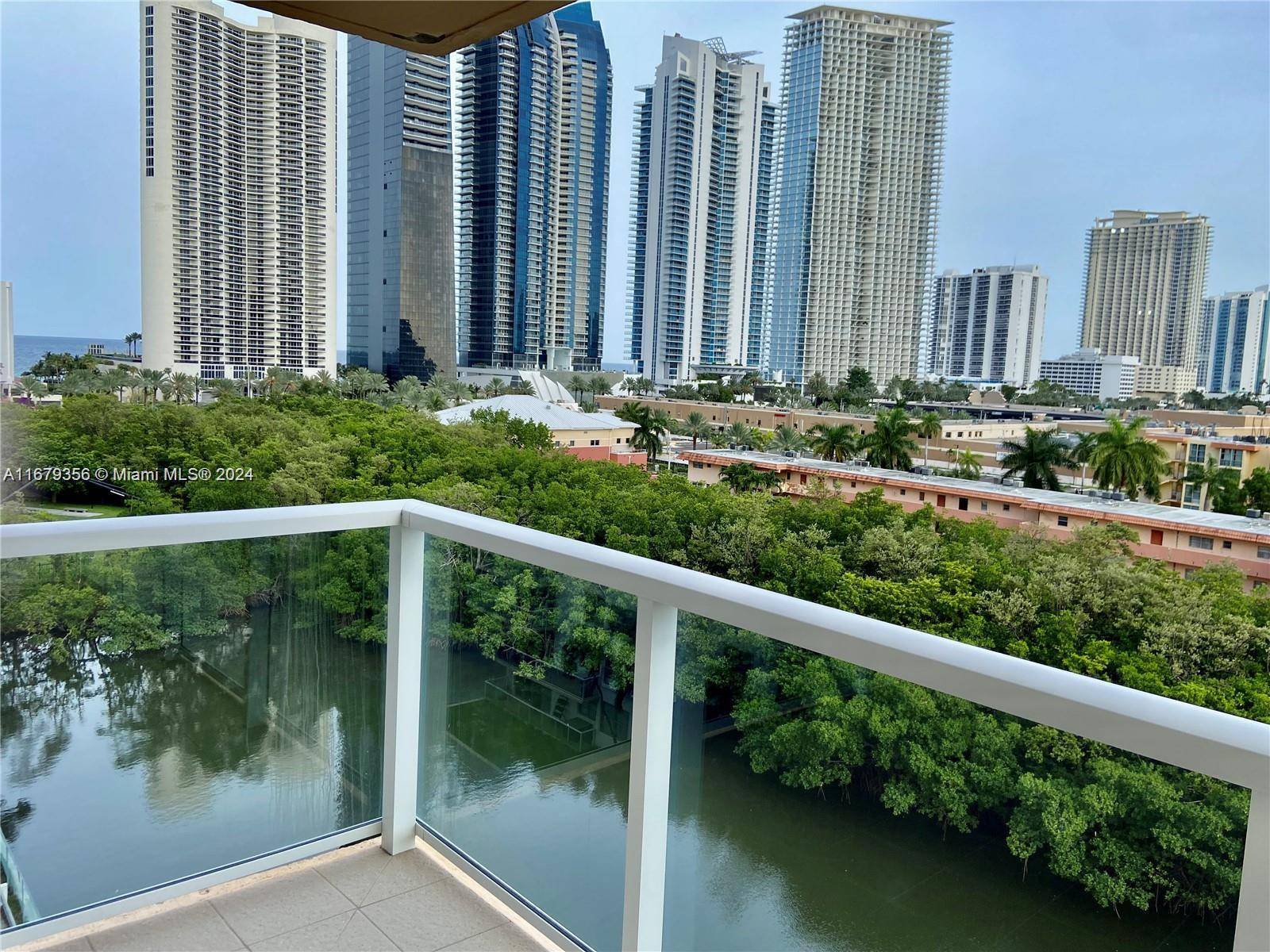 Sunny Isles Beach, FL 33160,230 174th #819