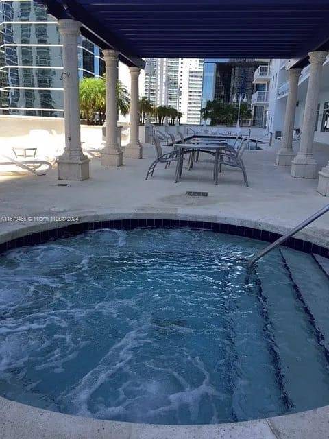 Miami, FL 33131,1200 Brickell Bay Dr #4315