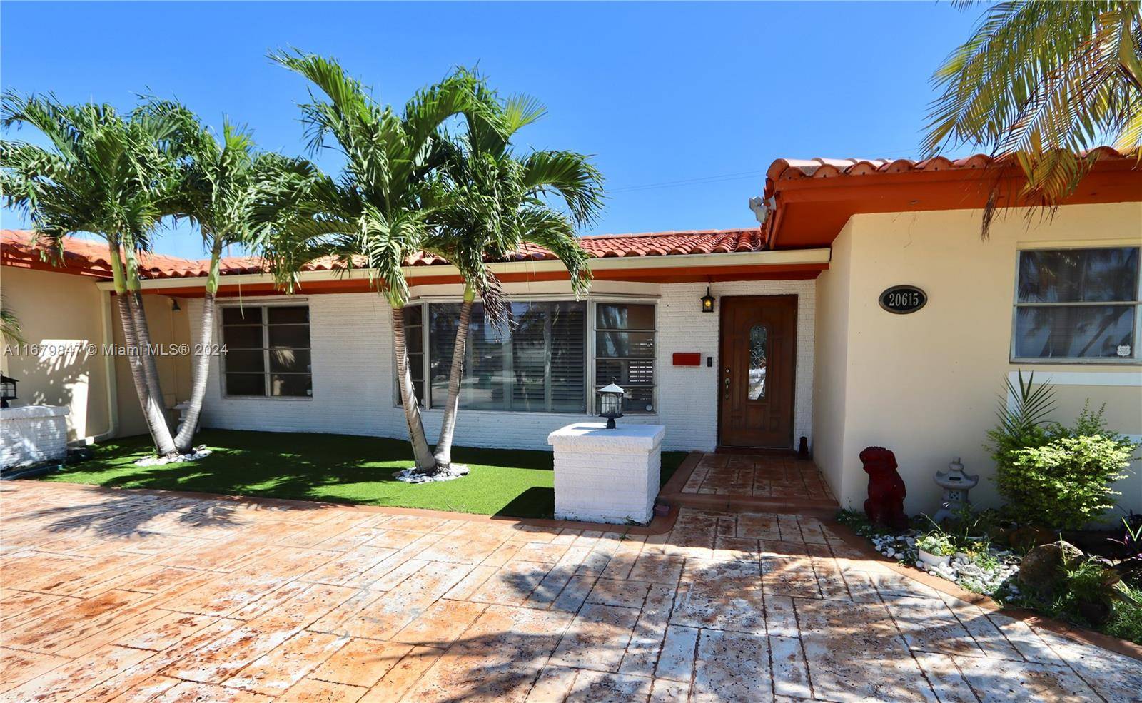 Miami, FL 33179,20615 Highland Lakes Blvd