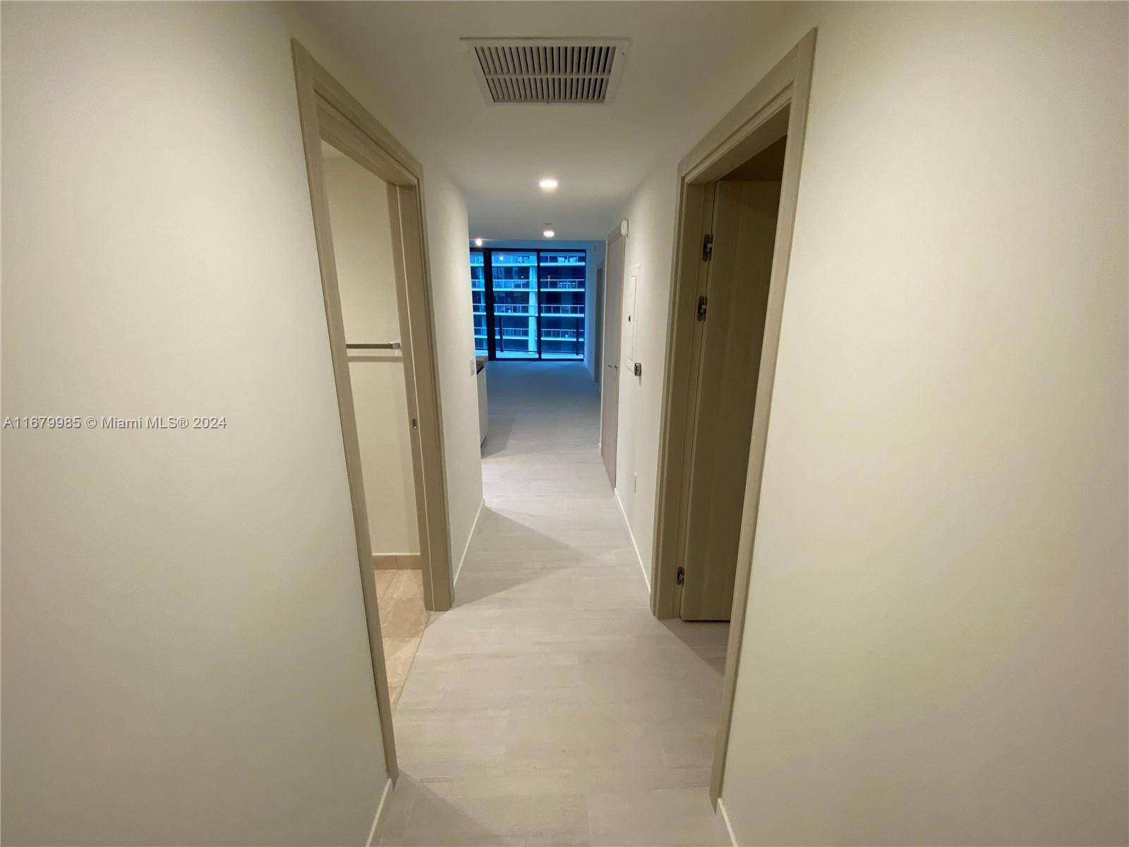 Miami, FL 33131,1000 Brickell Plaza #2907
