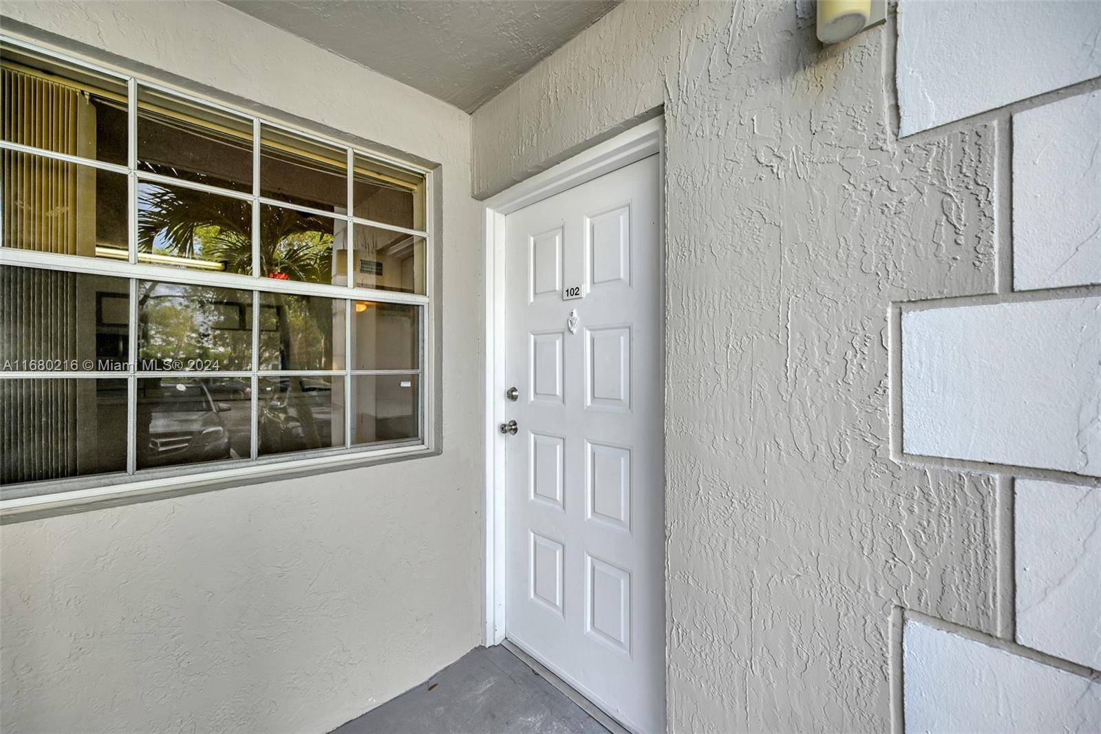 Oakland Park, FL 33309,2880 N Oakland Forest Dr #102