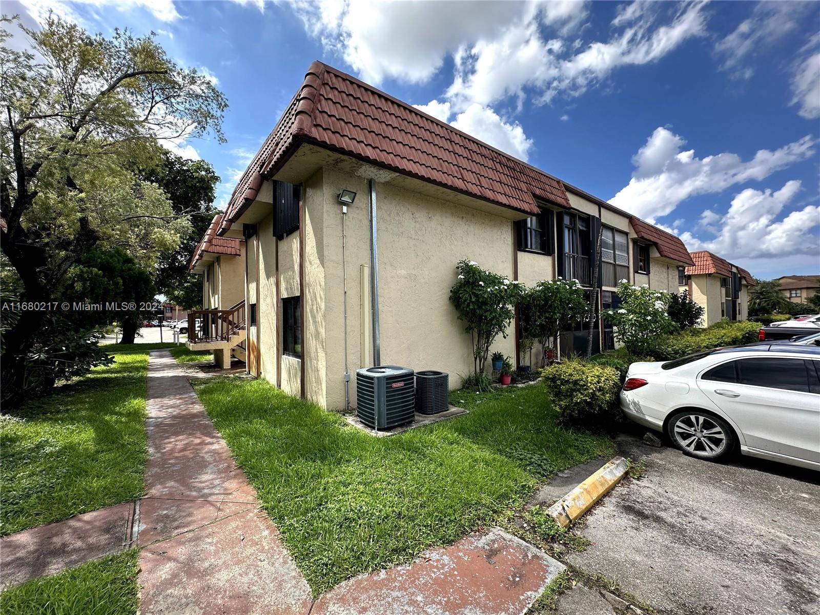 Hialeah, FL 33016,6555 W 26th Dr #23-35