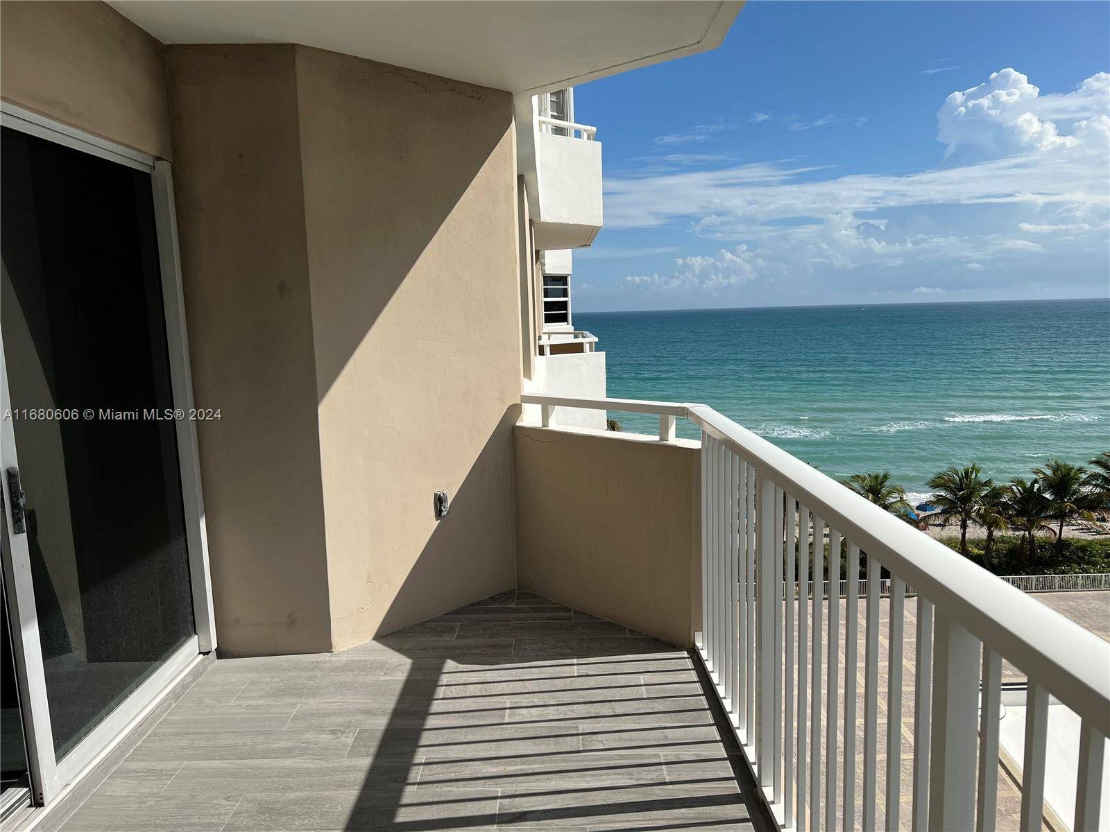 Hallandale Beach, FL 33009,1950 S Ocean Dr #7L