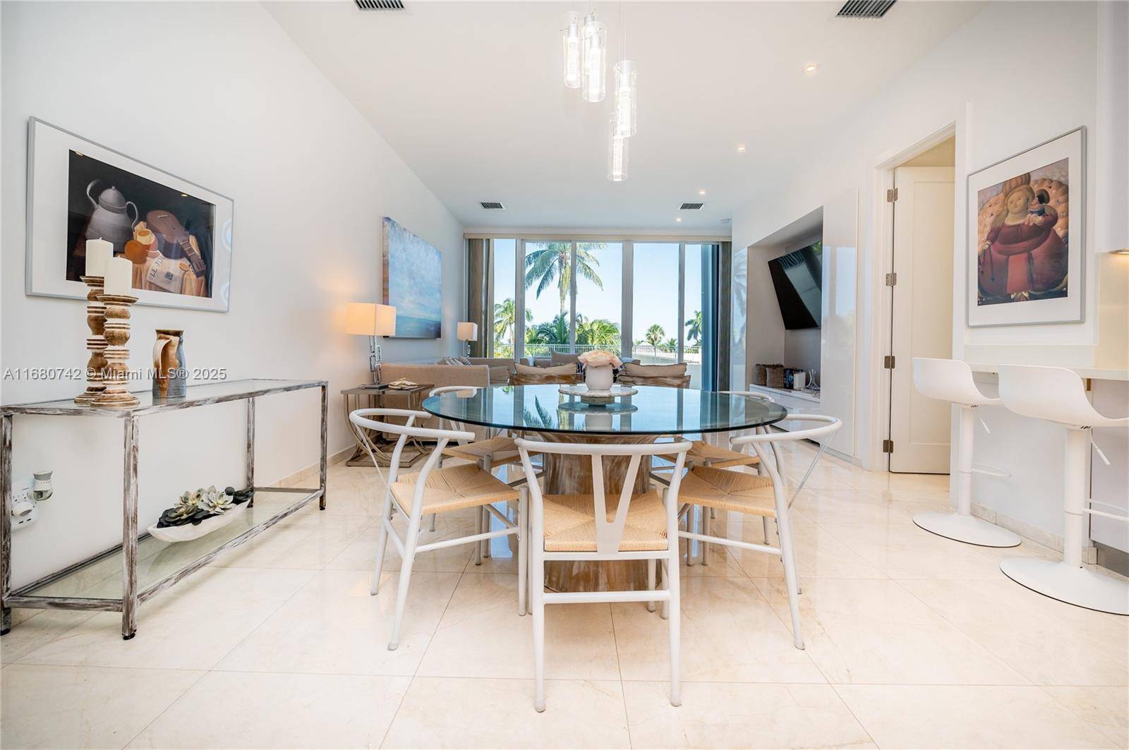 Key Biscayne, FL 33149,881 Ocean Dr #L2
