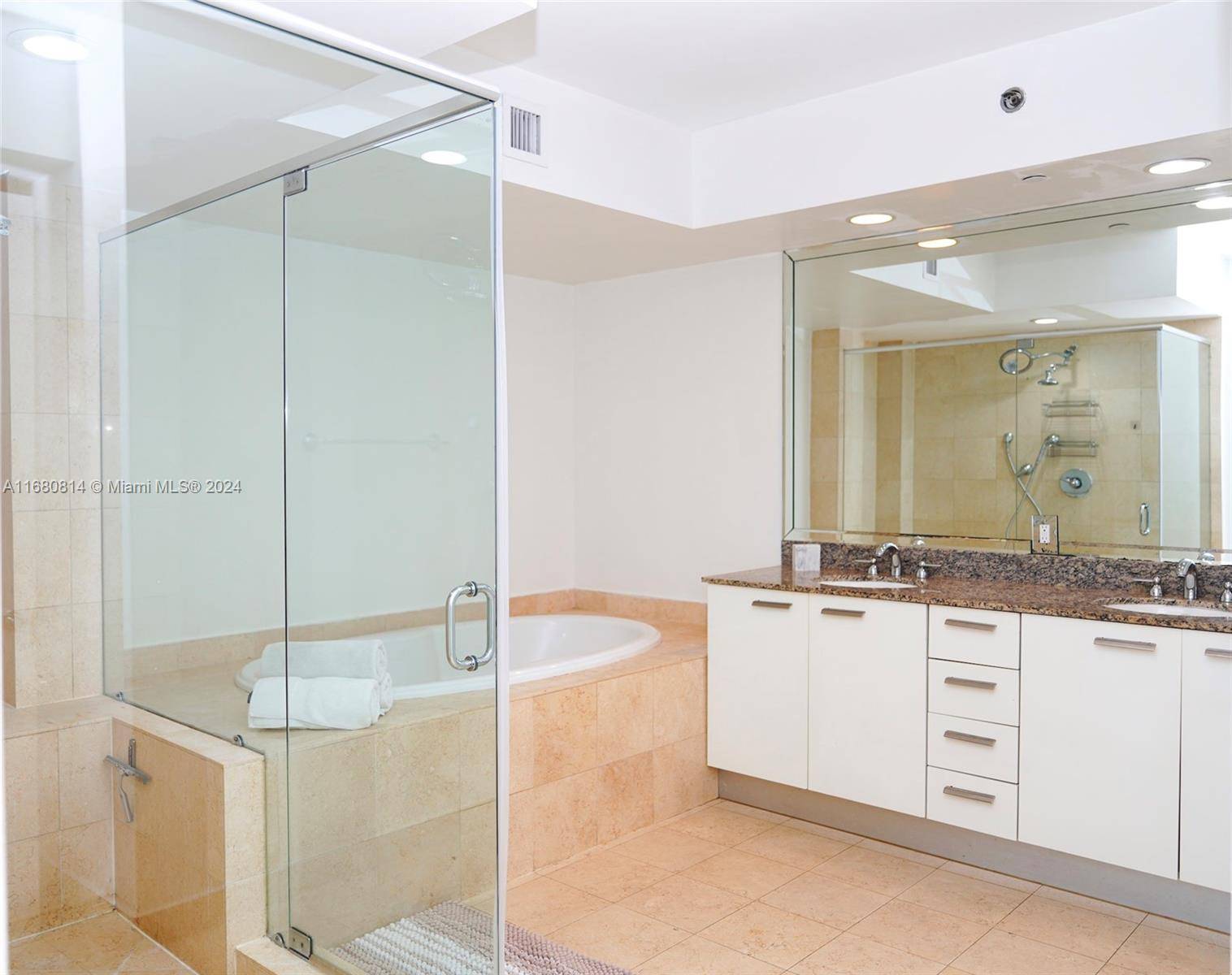 Hallandale Beach, FL 33009,1830 S Ocean Dr #4711