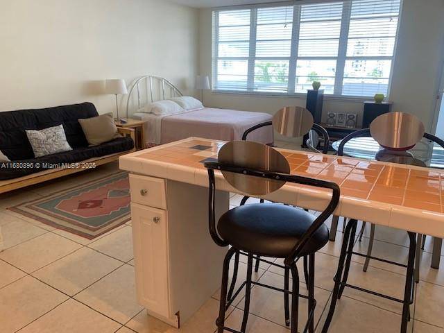 Miami Beach, FL 33139,100 Lincoln Rd #512
